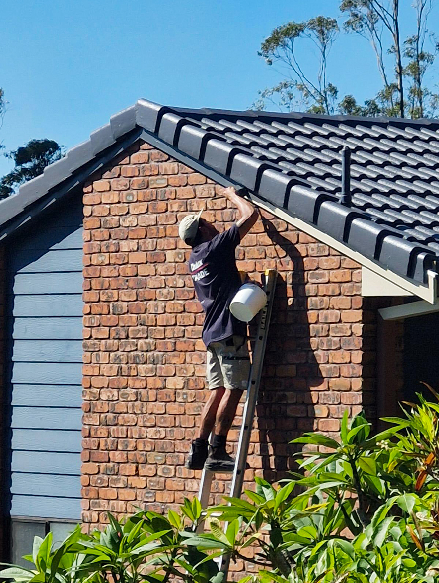 roof painting work in Byron Bay